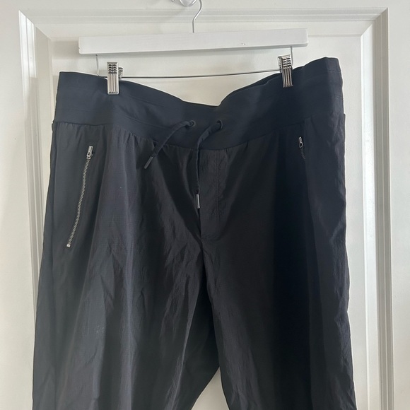 Athleta 2022 Straight Womens Size 18 Black Vienna Slim Pants V700026462 Pockets - Picture 2 of 8